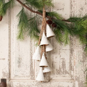 Garland Hanging Cluster Chippy White Bells (7T2573)