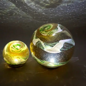 Solar LED Art Glass Orb green/gold