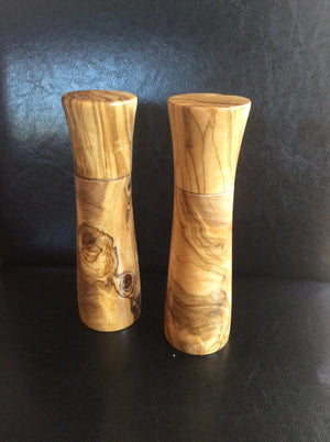 Salt/Pepper Mill Olive Wood 9" (OG-SPM9) Sold individually.