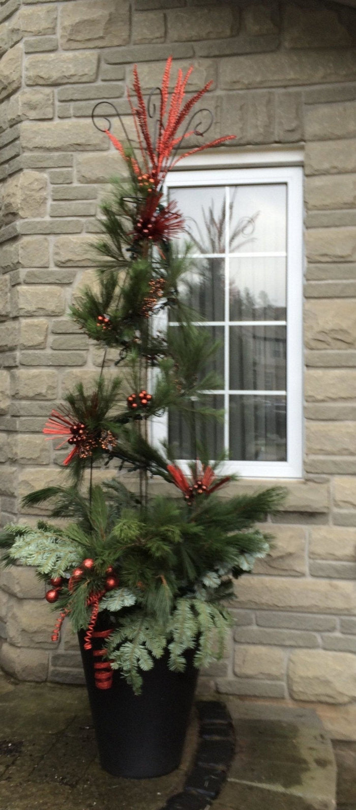 Winter Planter Topiary/Red